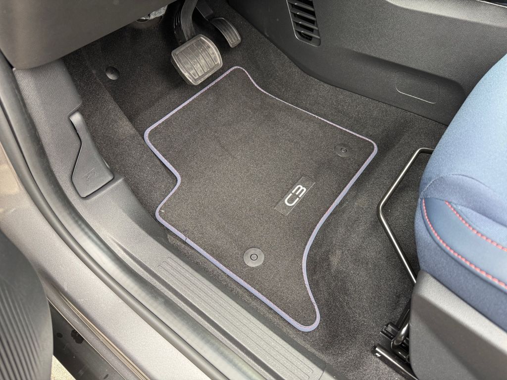 Fahrzeugabbildung Citroën C3 Hybrid 110 COLLECTION