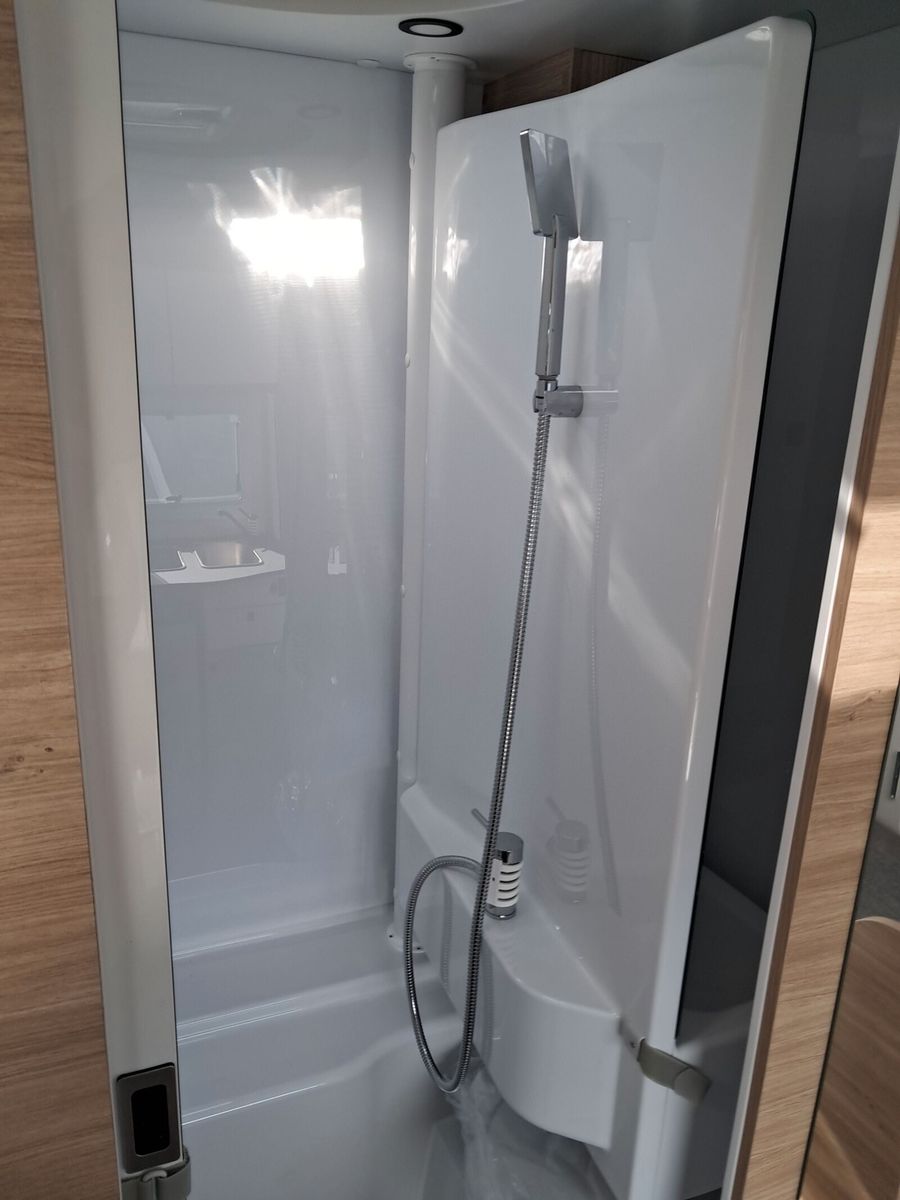 Fahrzeugabbildung Chausson Alkoven First Line C514 Solar, Markise, RFK