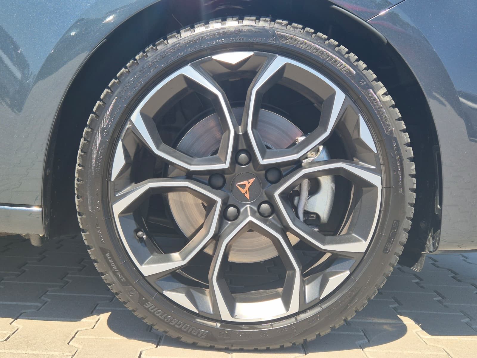 Fahrzeugabbildung CUPRA Leon 2.0 TDI DSG AHK*DYNAMICA*EDGE*LED*5JGARANT.