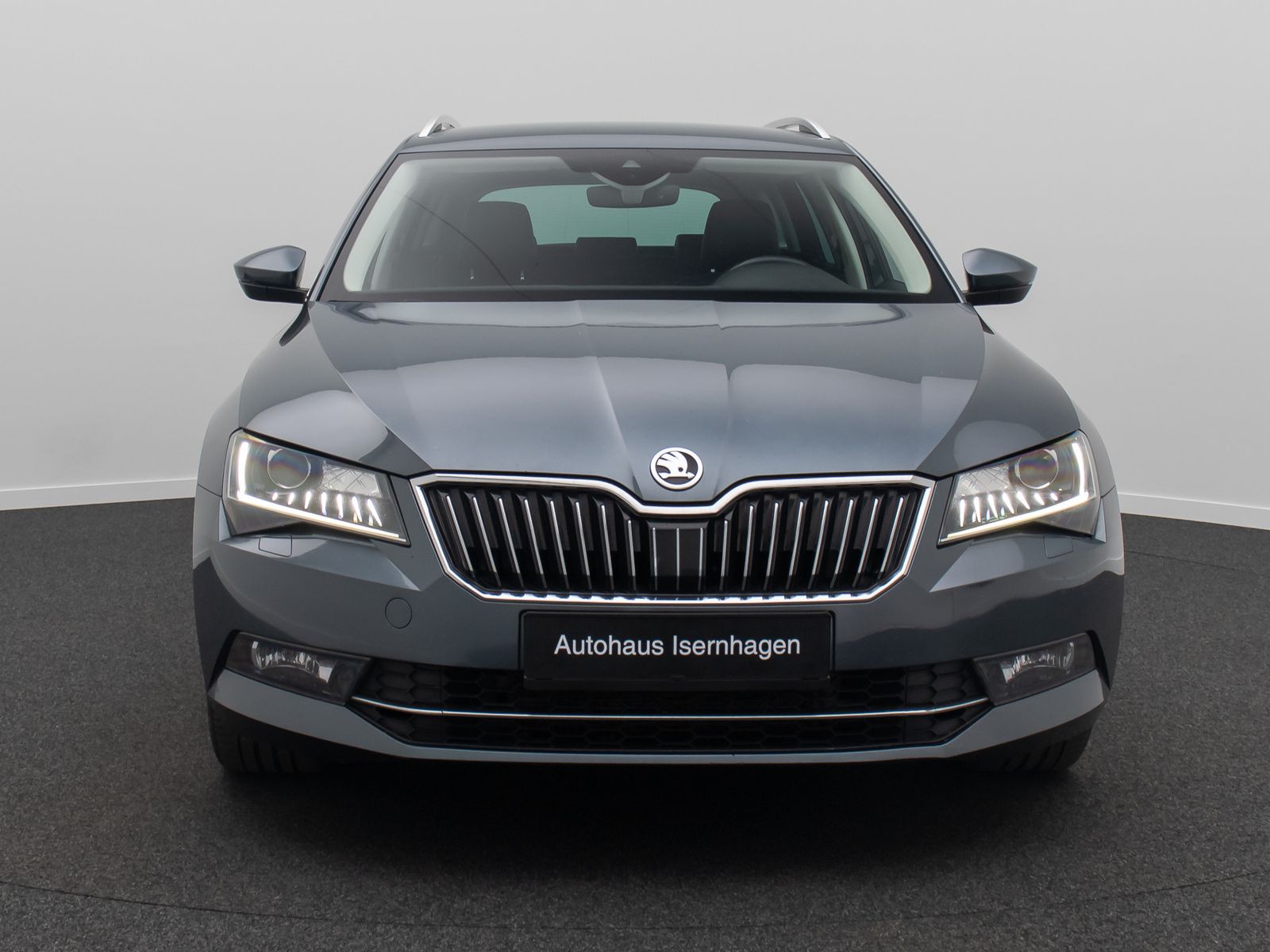 Fahrzeugabbildung SKODA Superb Style BiXenon PDC Navi Touch FernlichtAss