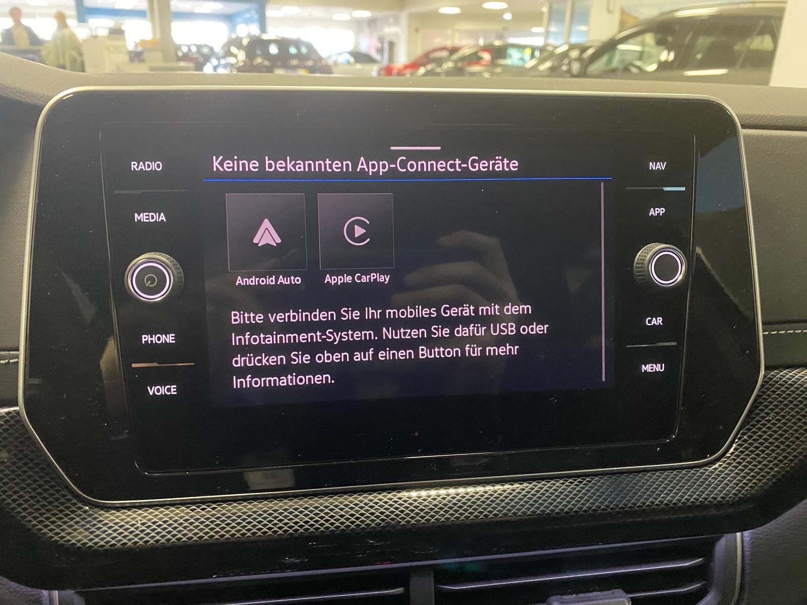 Fahrzeugabbildung Volkswagen T-Cross 1.5 TSI DSG BLACK STYLE R-Line+AHK+ACC++