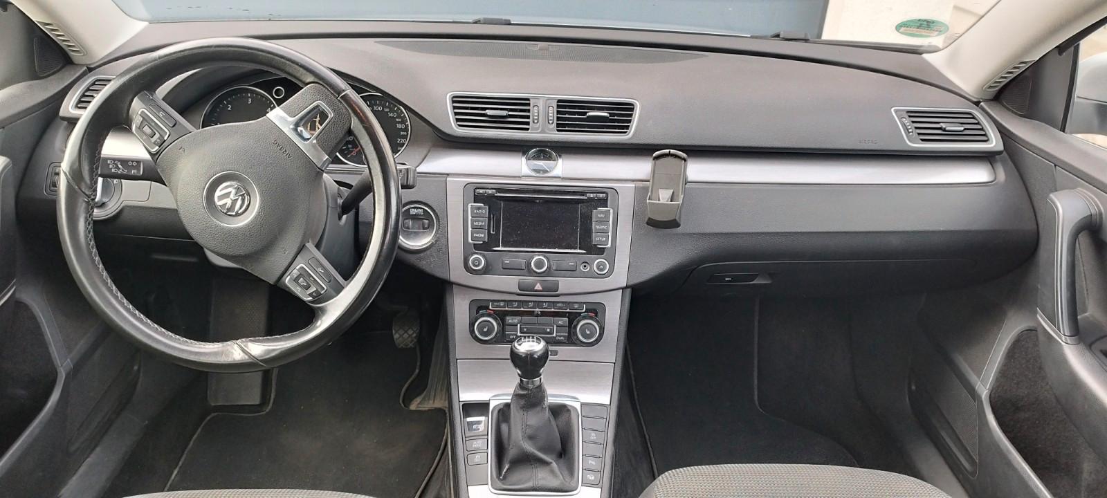 Volkswagen Passat 2011 — photo 9