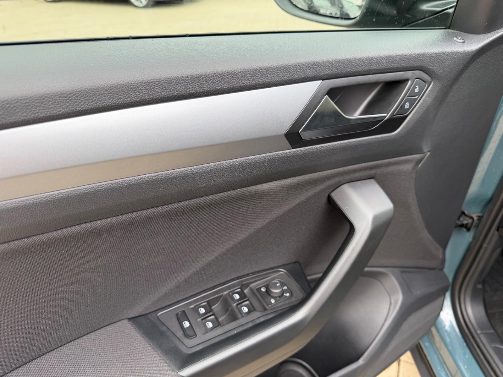 Volkswagen T-Roc Life, миниатюра 16
