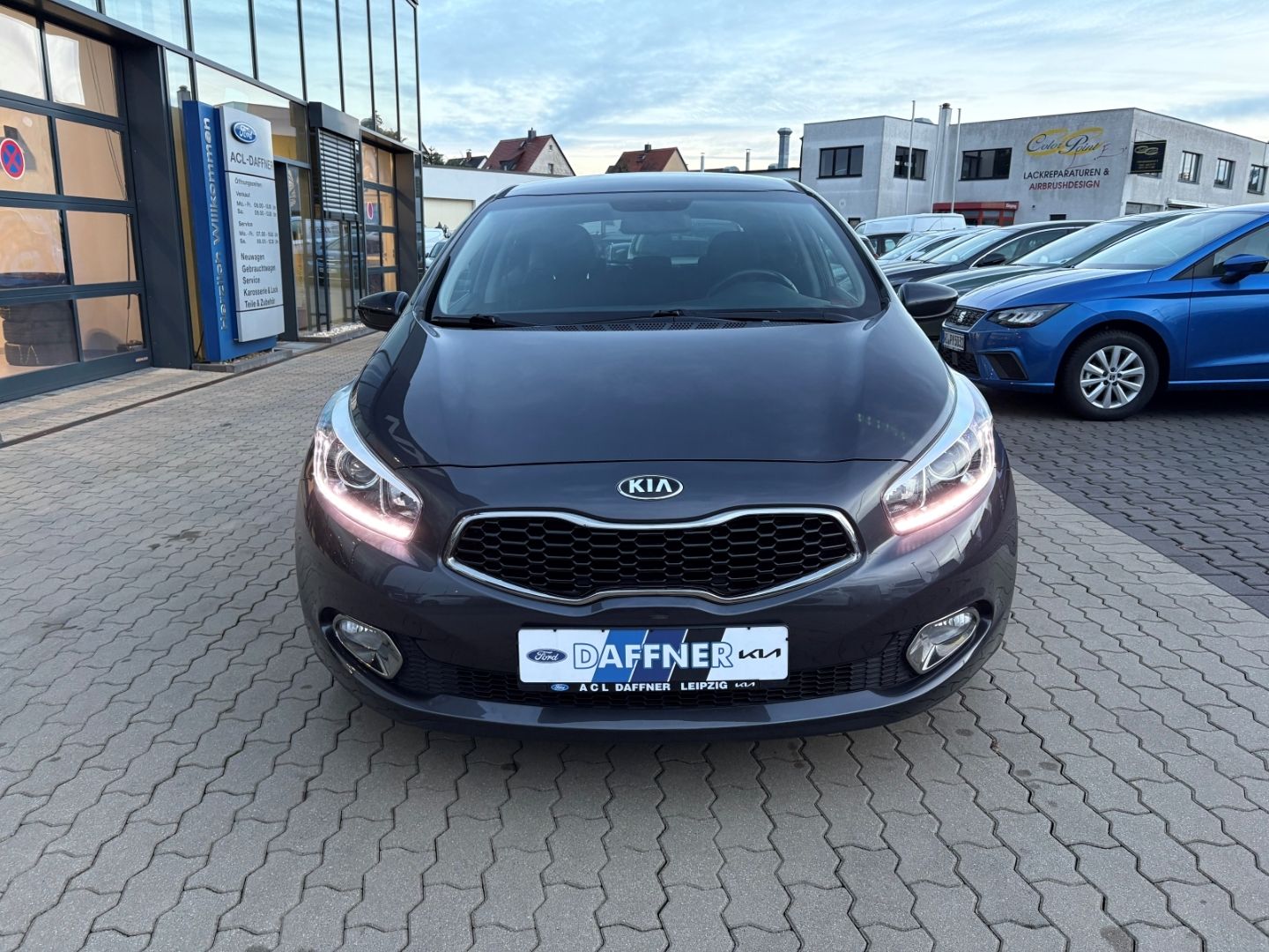 Fahrzeugabbildung Kia Ceed FIFA World Cup Edition Navi Mehrzonenklima