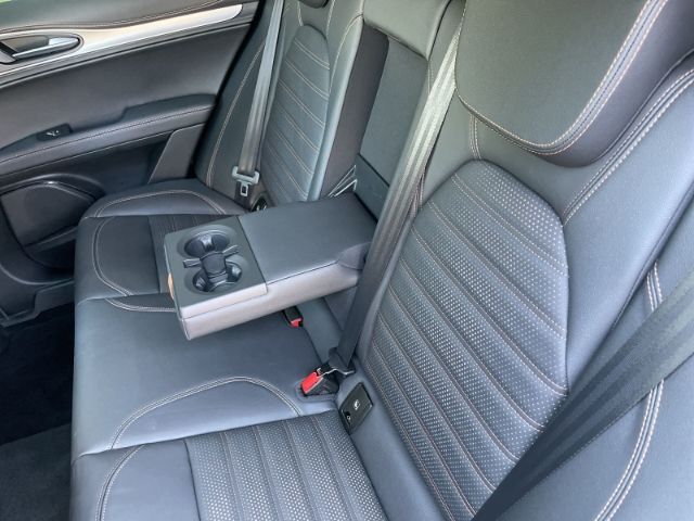 Fahrzeugabbildung Alfa Romeo Stelvio 2.0 Turbo 16V Intensa Q4 Autom. Panorama