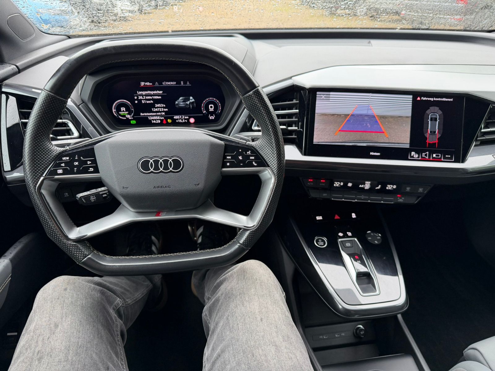 Fahrzeugabbildung Audi Q4 e-tron Sportback 50 Edition One quattro 220KW