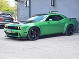 Dodge Challenger SRT HELLCAT 6.2 - Dodge Challenger: Hellcat