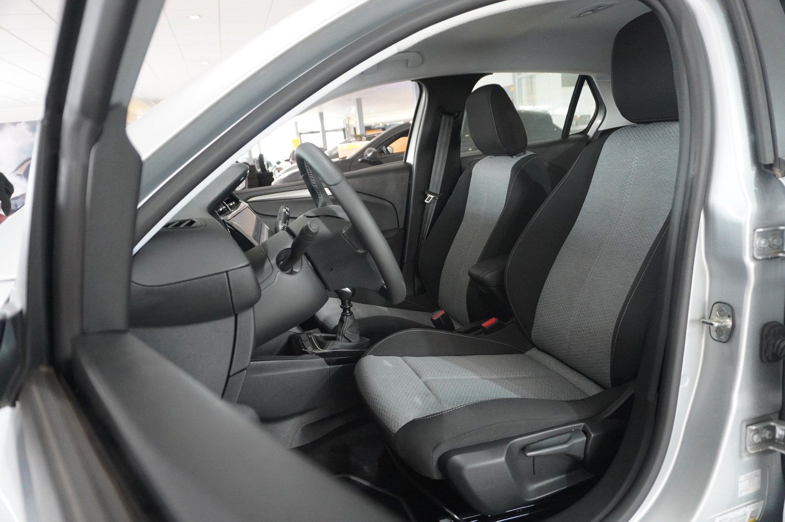 Fahrzeugabbildung Opel Corsa F 1.2 FACELIFT NAVI/LED/KAMERA/VIRTU./DAB+