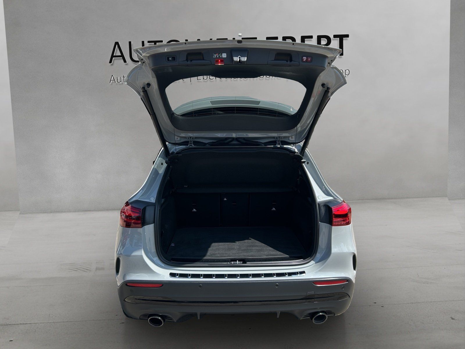 Fahrzeugabbildung Mercedes-Benz GLA35 AMG Prem+ DISTR Perf.Sitz AHK Standhz Burm