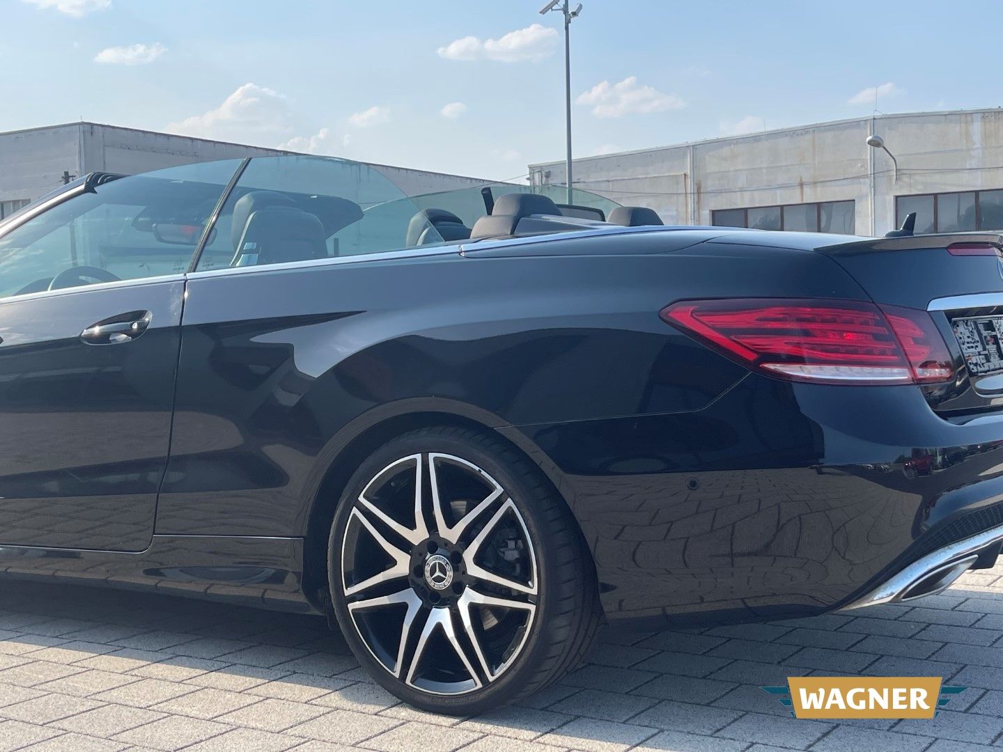Fahrzeugabbildung Mercedes-Benz E 400 Cabrio AMG Paket Sportsitze