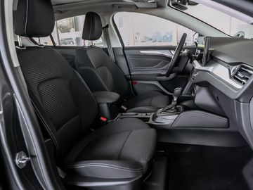 Ford Focus 1.0 Titanium X Intelligent Drive Assist