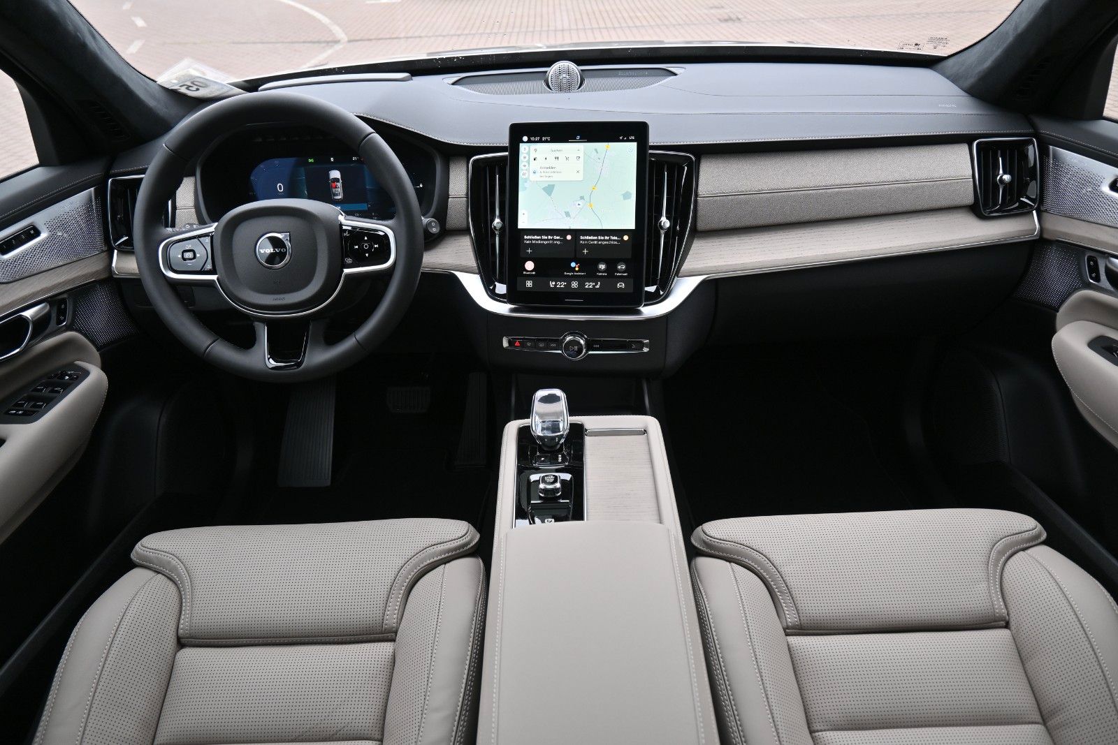 Fahrzeugabbildung Volvo XC90 T8 AWD Ultra Dark´*STDHZG*360°*LUFT*ACC*AHK