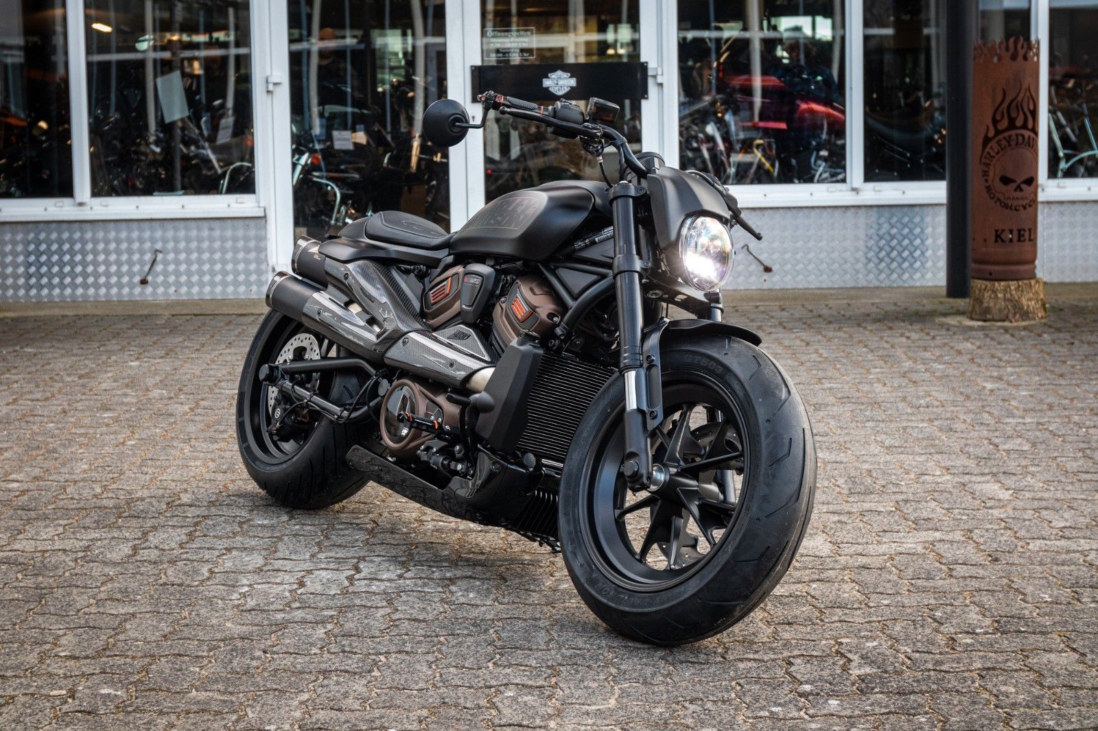 Fahrzeugabbildung Harley-Davidson SPORTSTER S RH1250S HD-Kiel 240er-Umbau