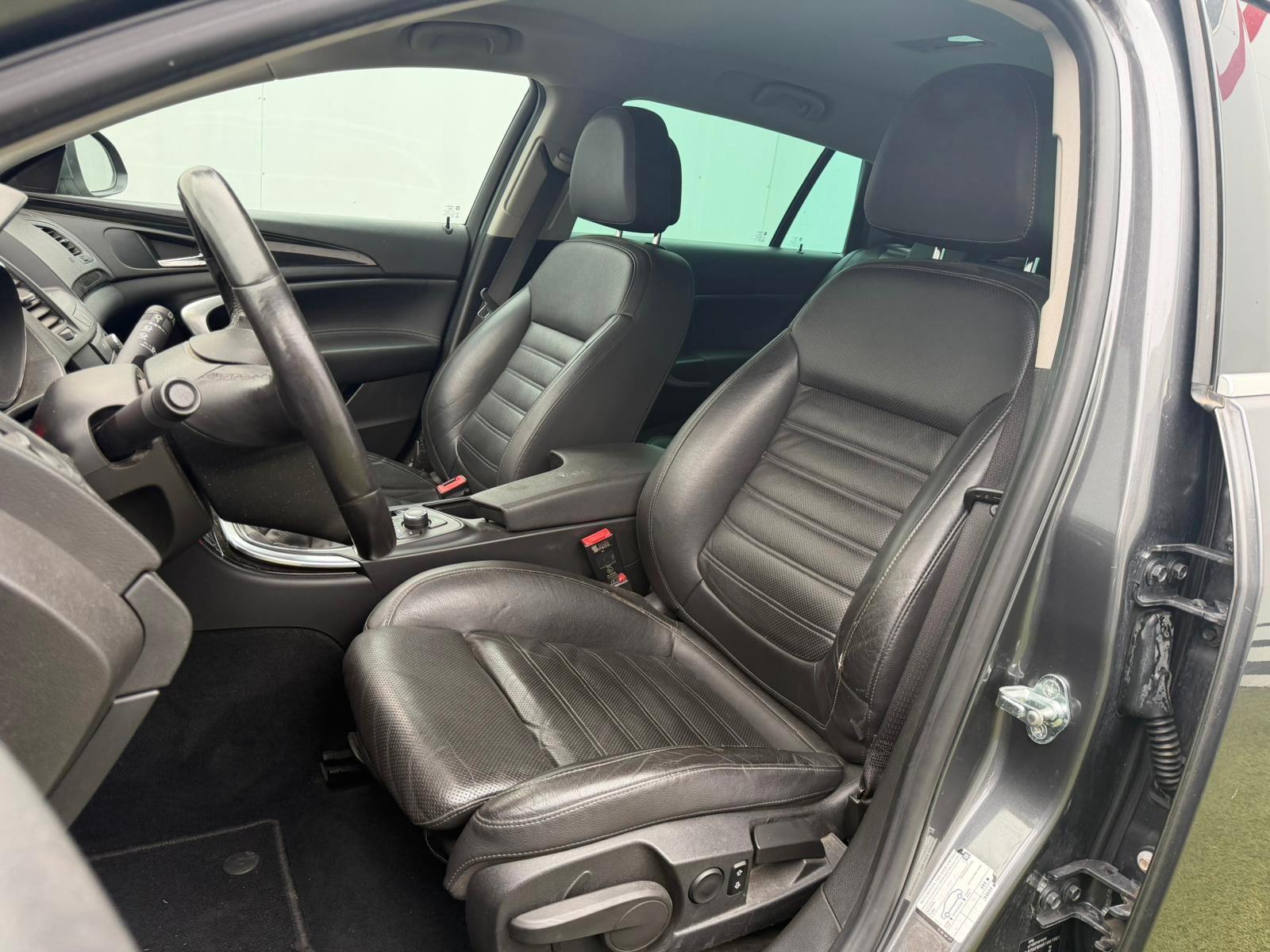 Opel Insignia SportsTourer Innovation S-Heft / 2.HD!
