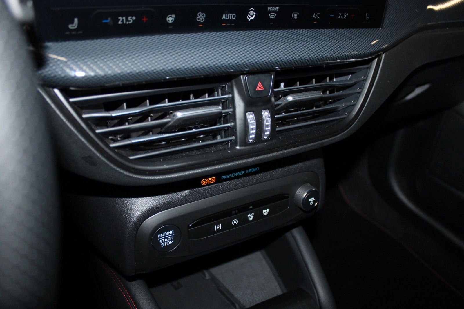 Fahrzeugabbildung Ford Focus ST-Line X Aut. LED ACC Leder Pano HUD Wint