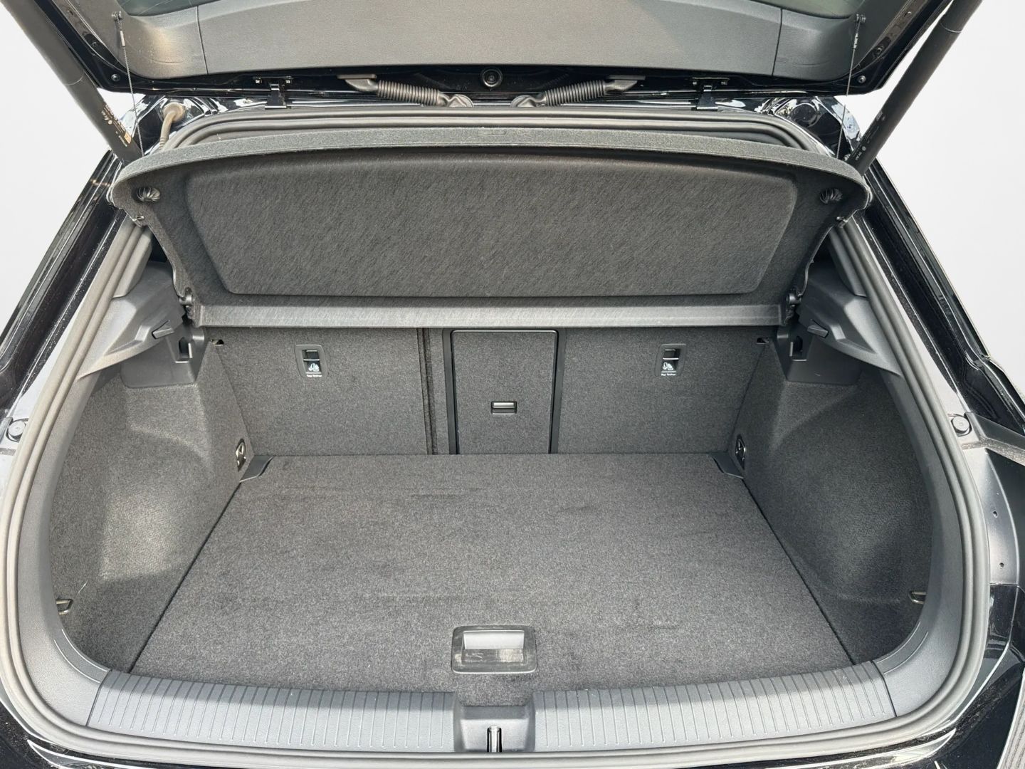 T-Roc 1.5 TSI Sport DSG *NAVI*LED*STDHZG*AHK*