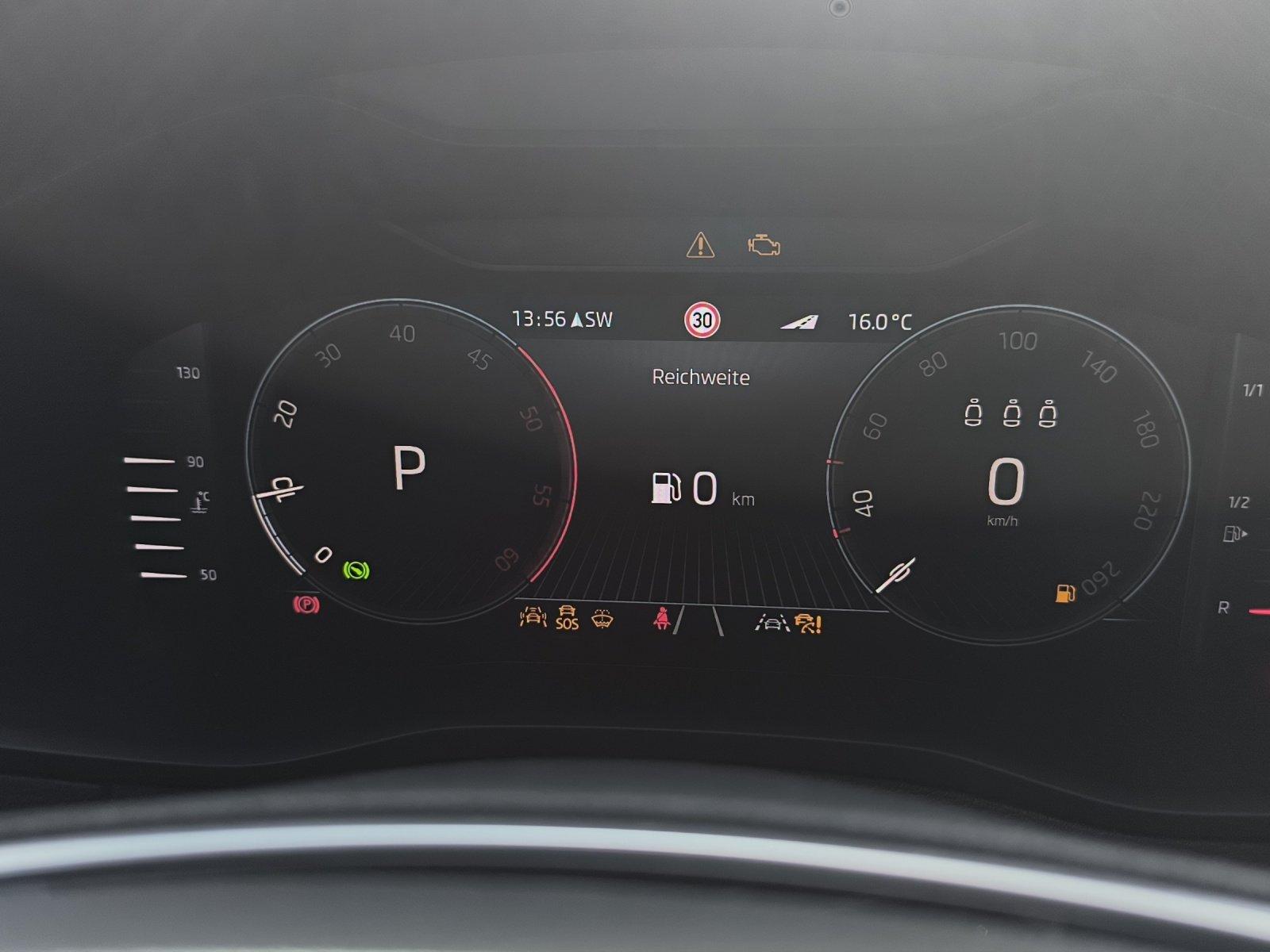 Skoda Karoq 2.0 TDI DSG Selection AHK NAV RFK ACC PDC