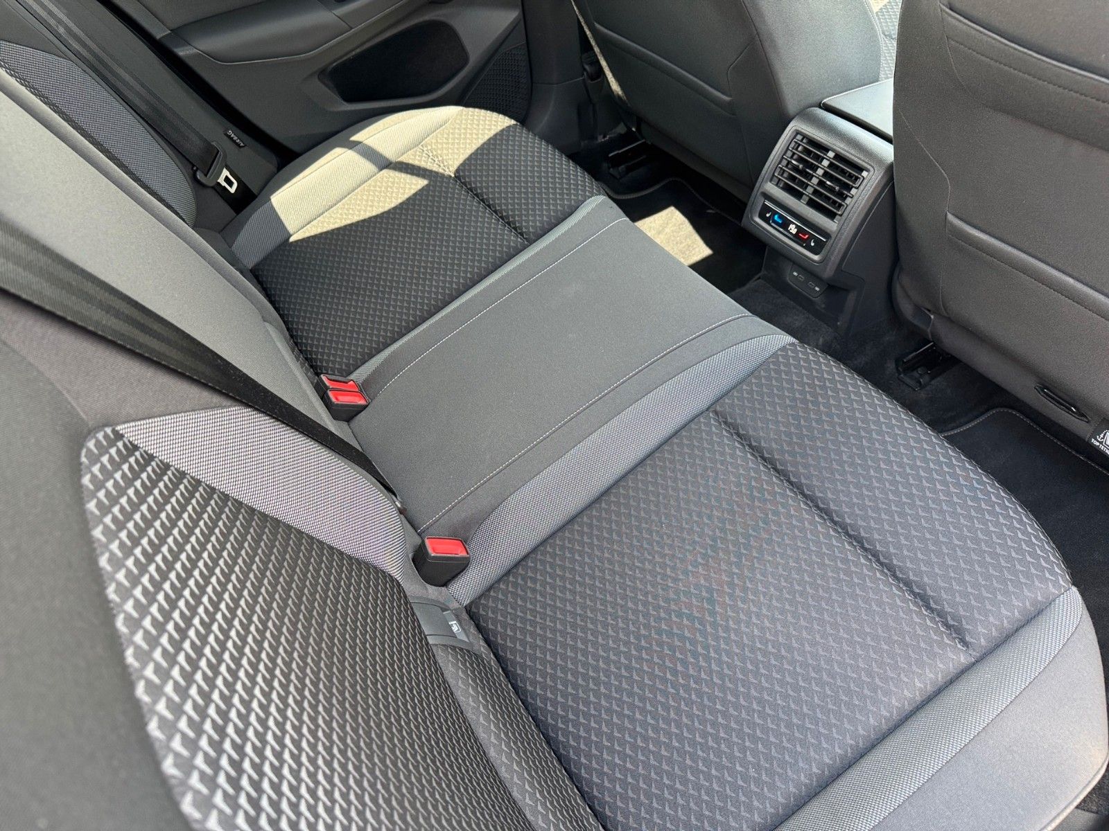 Fahrzeugabbildung Volkswagen Golf VIII Lim. Active 1.5 TSI