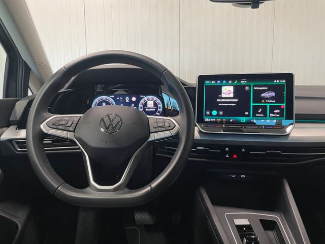 Golf VIII Variant Life 2.0 TDI DSG LED SHZ ACC R