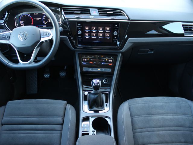 Touran 1.5 TSI Highline Navi*ACC*LED*