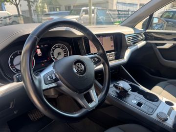Volkswagen Touareg - 11