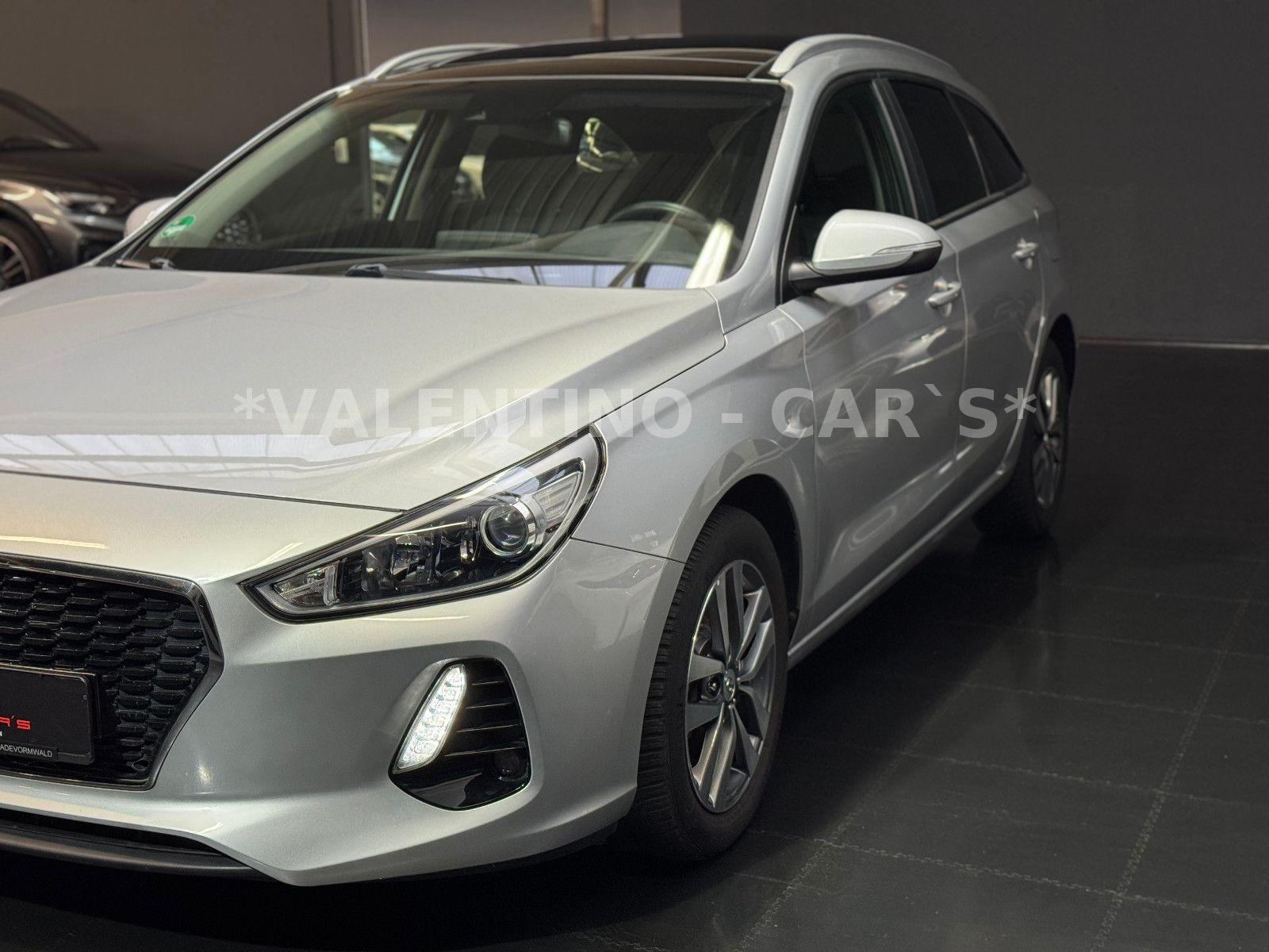 Hyundai i30 cw Family + Nav/Kamera/Temp/Shz/Lhz/Pano/Led