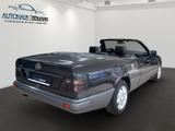 Mercedes-Benz 300 CE-24V (W124)Cabrio*Oldtimer*Aut*Leder*Klima - Mercedes-Benz 300: W124