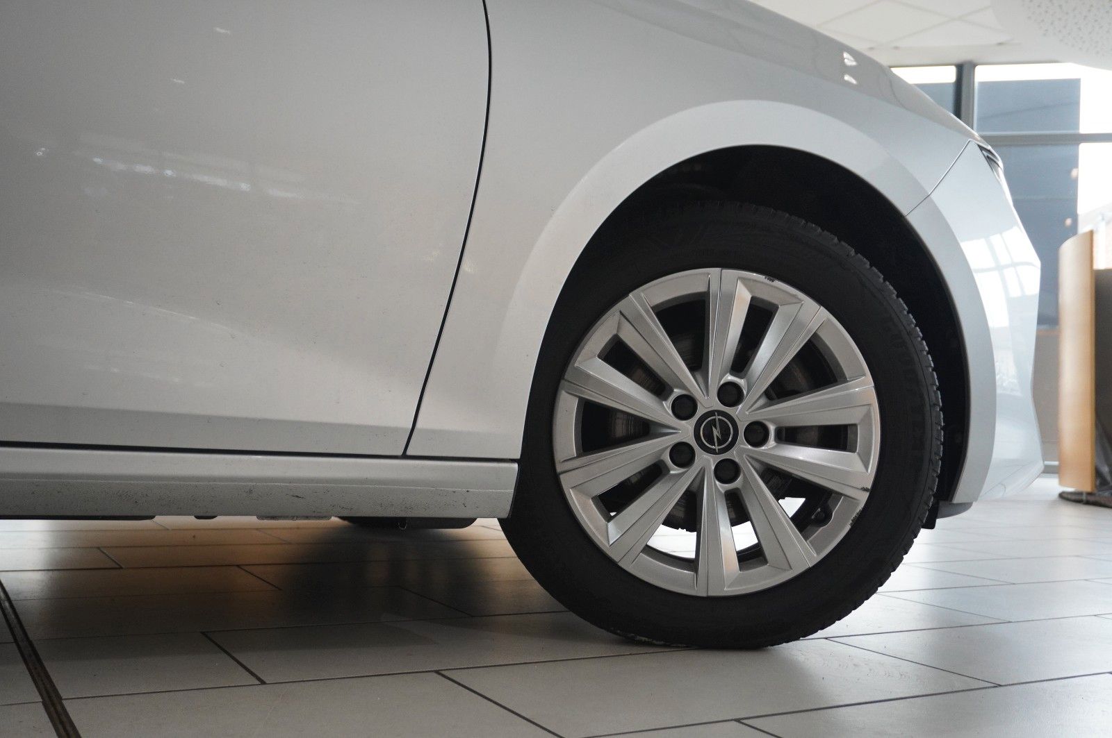 Fahrzeugabbildung Opel Astra L ST 1.2T  LED/NAVI/SHZ/ALU16/KAMERA/ALLWE