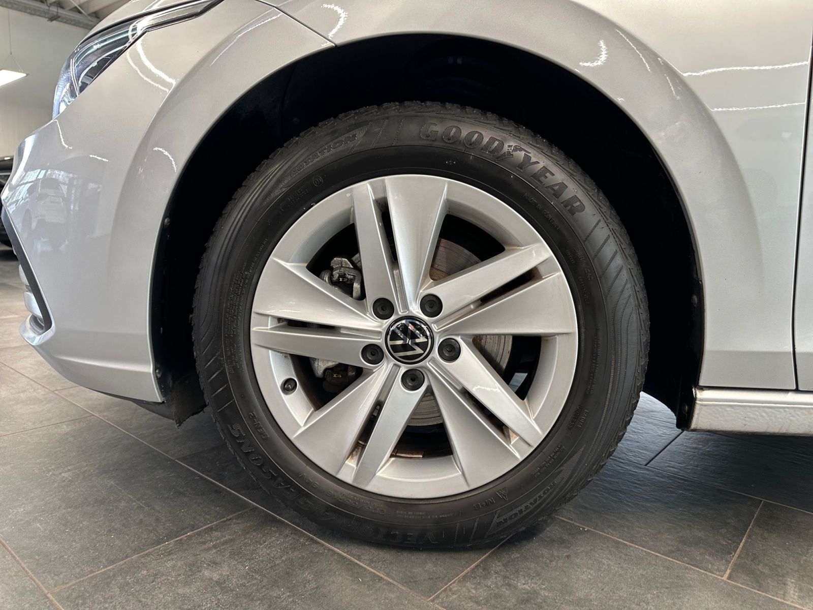 Volkswagen Golf - Bild 8