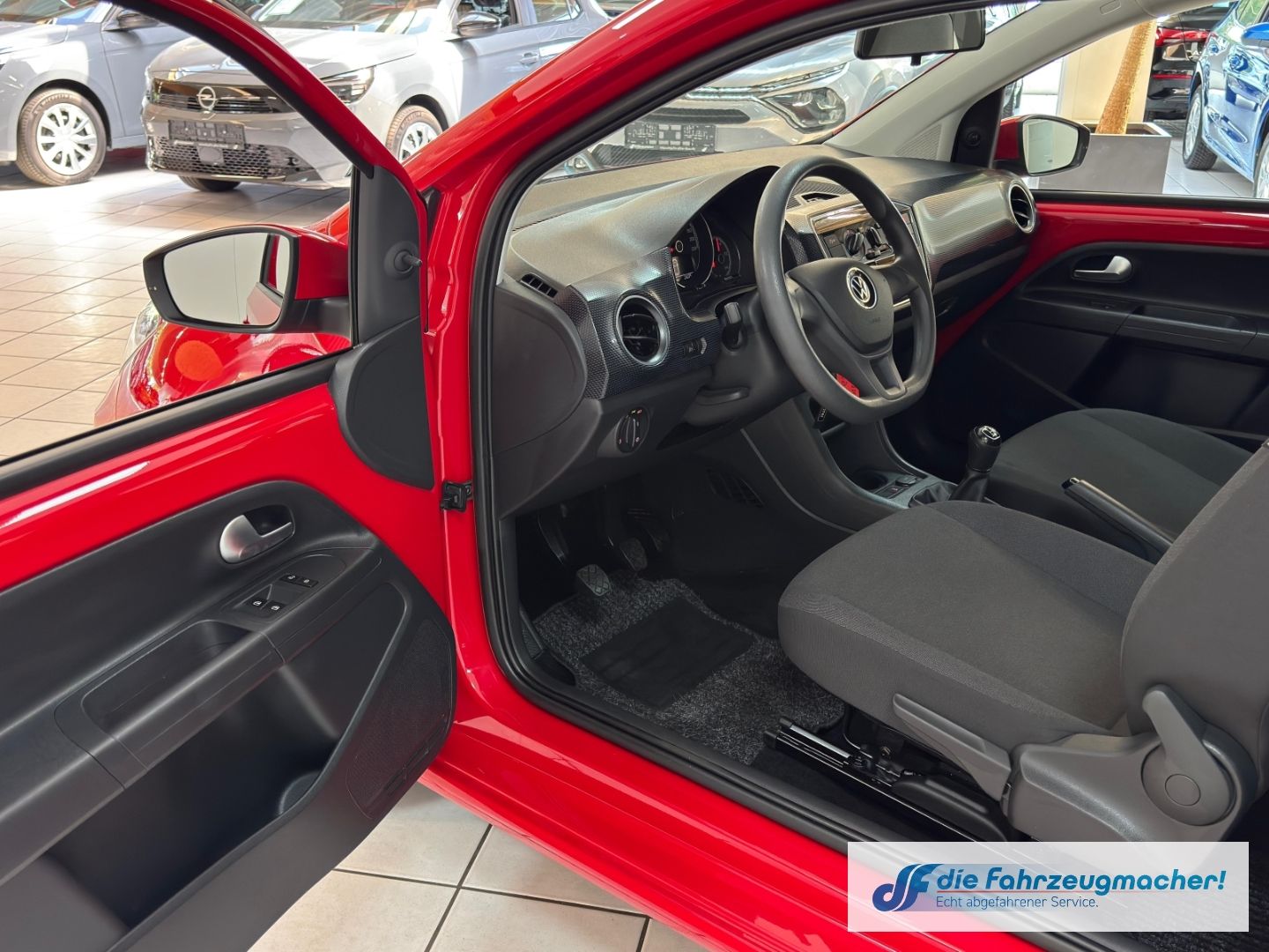 Fahrzeugabbildung Volkswagen up! Basis DAB GA Klima BT teilb.Rücksb AUX eFH L