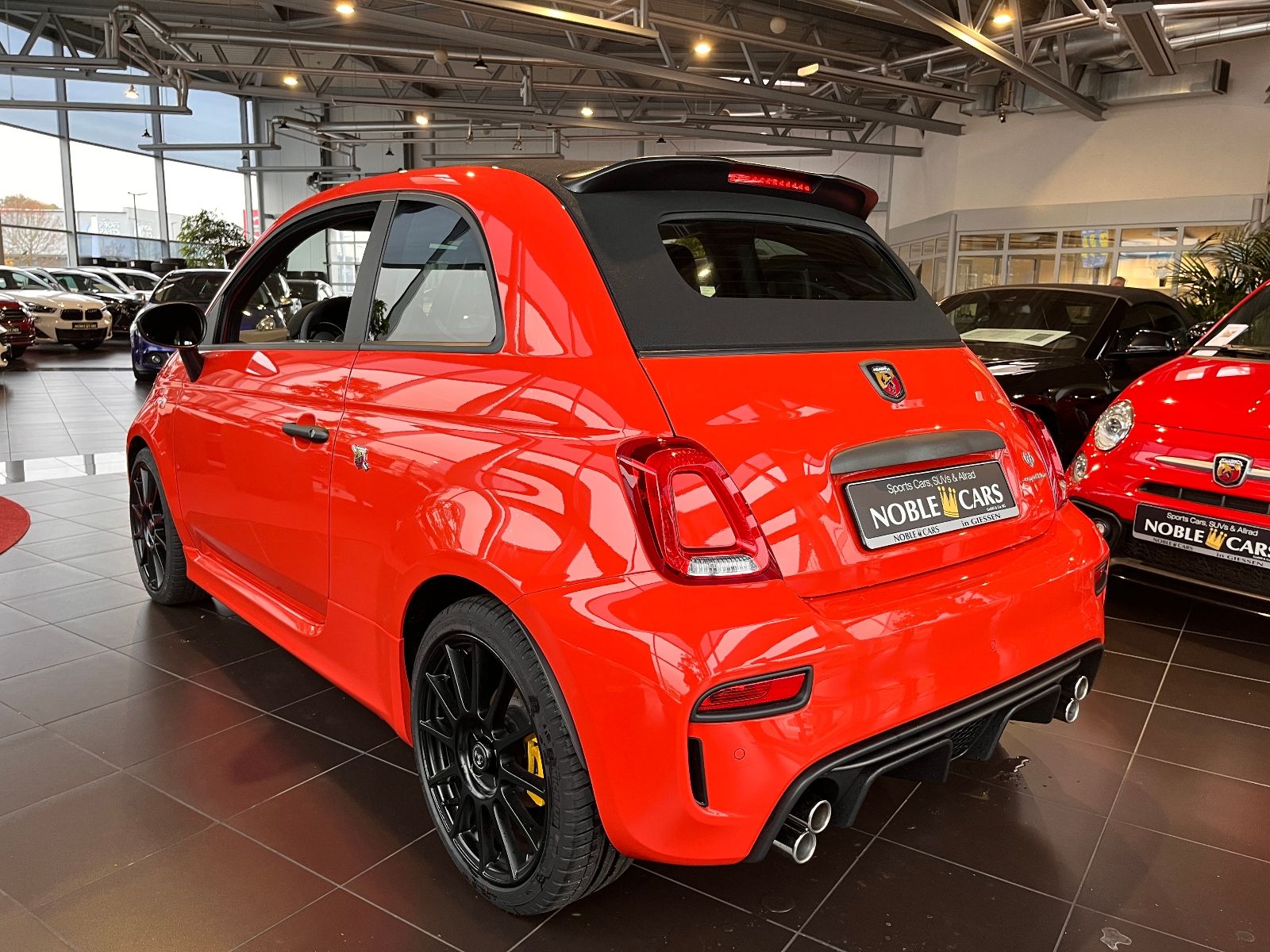 Fahrzeugabbildung Abarth 695C Competizione BEATS NAV CARPLAY