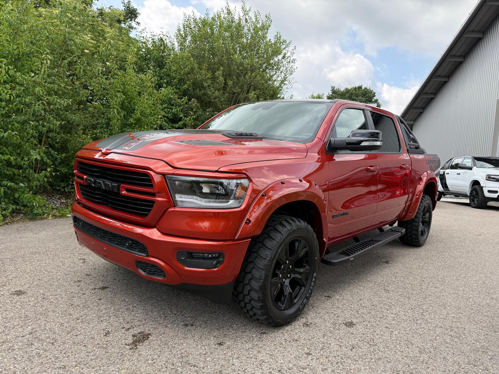 Dodge RAM 1500 HEMI 5.7L CREW CAB LARAMIE SPORT