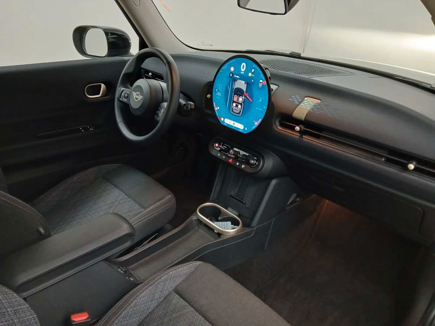 Fahrzeugabbildung MINI Cooper C Ambiente 2-Zonen LED Temp. SitzH.