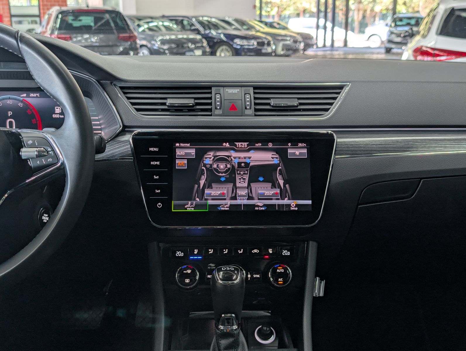Fahrzeugabbildung SKODA Superb Premium 2.0 TDI PANO LEDER MASSAGE SOUND