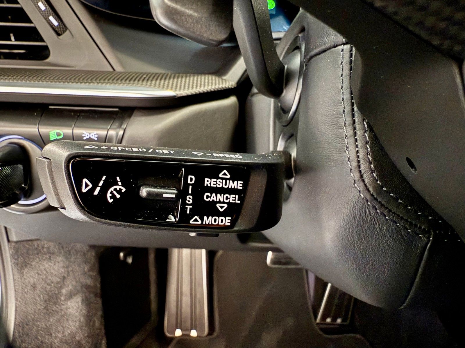 Fahrzeugabbildung Porsche 911 992 Turbo S LIFT/SportDesign/Glasdach/ACC