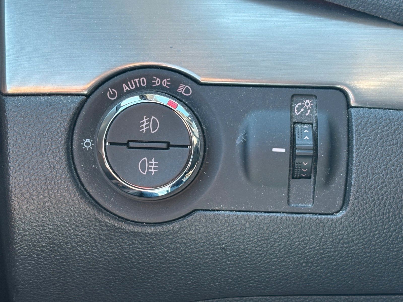 Fahrzeugabbildung Opel Mokka Innova ecoFlex 4x4 Navi Xenon Leder Kamera