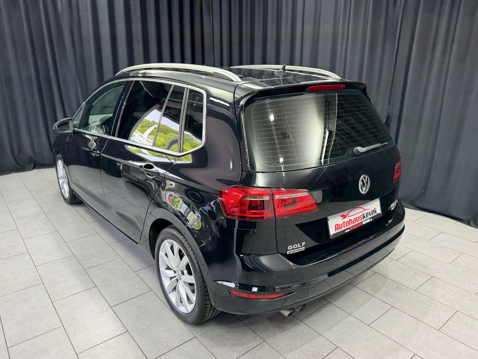 Fahrzeugabbildung Volkswagen Golf Sportsvan VII Highline |AUTOMATIK|PDC|DSG