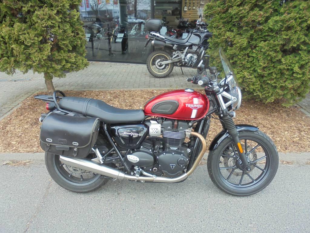 Triumph STREET TWIN 