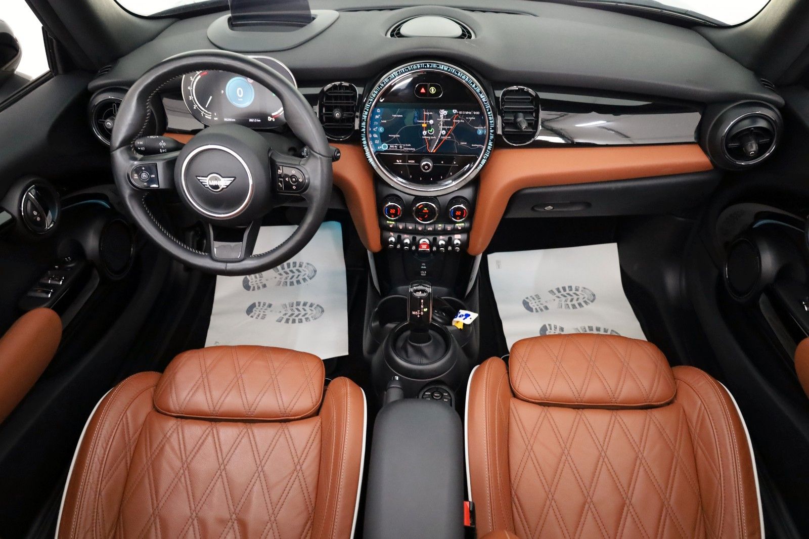 Fahrzeugabbildung MINI Cooper Cabrio Classic Trim,Leder,Navi,Kamera,HUD