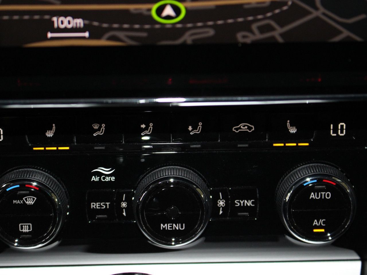 Fahrzeugabbildung SKODA Superb Combi 1.5 TSI ACT Ambition ACC/Navi/PDC