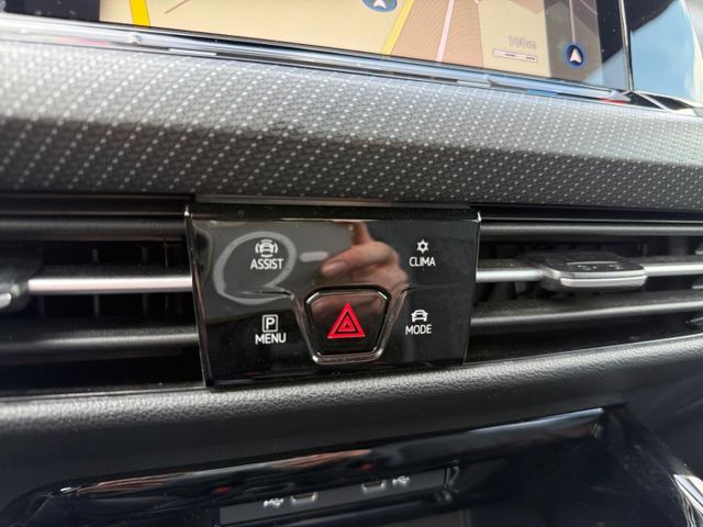 Golf 8 VIII R-Line 1.5 eTSI Navi ACC PDC v.+hi.