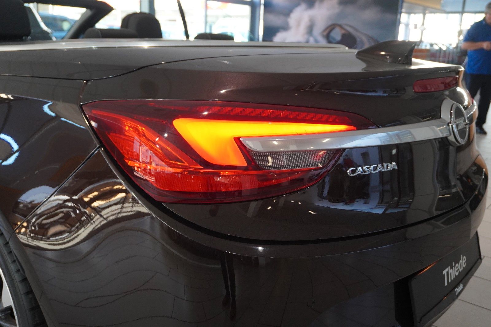 Fahrzeugabbildung Opel Cascada 1.4T EDITION SPORT/SHZ/TEMP/USB/BI-COLOR