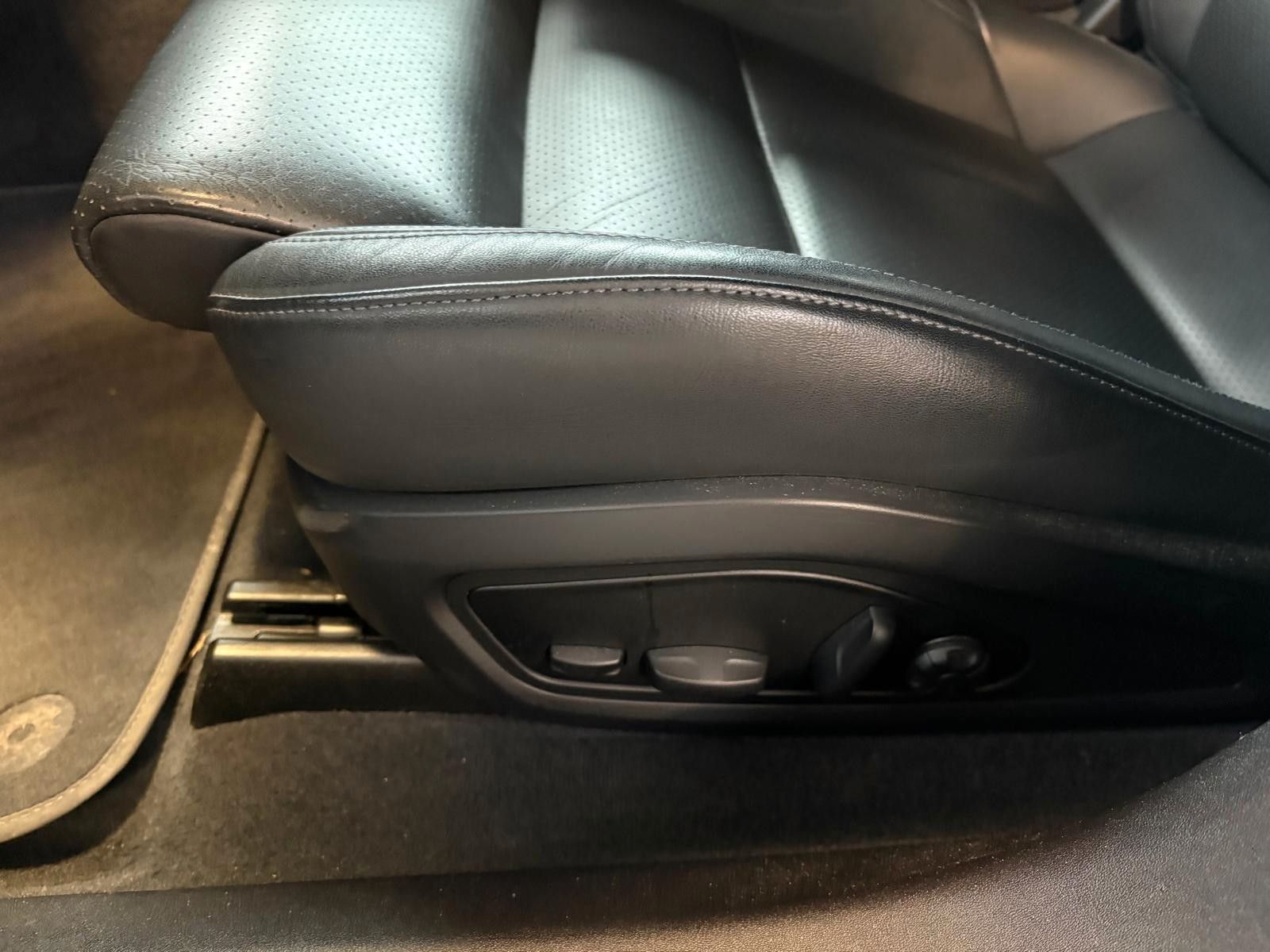 Fahrzeugabbildung Porsche Taycan Cross Turismo 4 performance 93 kwh