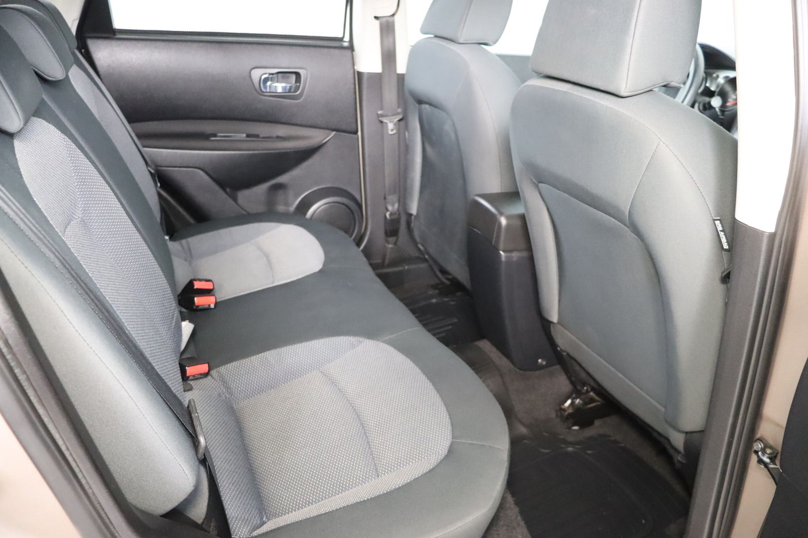Fahrzeugabbildung Nissan Qashqai 2.0 Acenta 4X4 * AHK * LED *