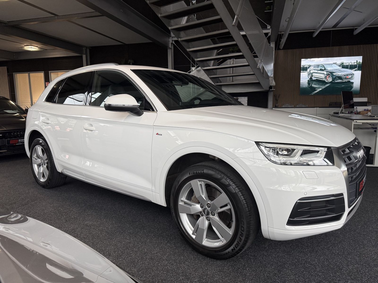 Fahrzeugabbildung Audi Q5 40 TDI qu. Sport S-LINE|NAVI|R-KAMERA|PANO