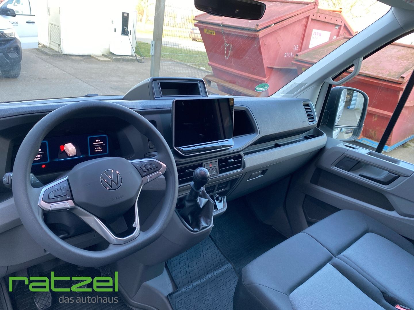 Fahrzeugabbildung Volkswagen Crafter 35 HD Kasten MR -36% auf UPE