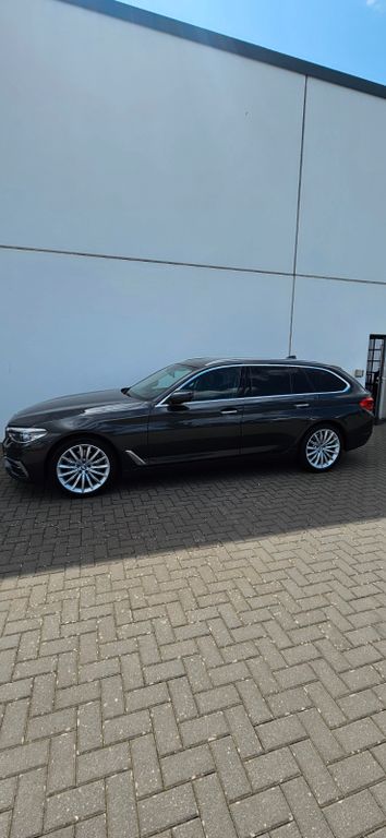 Image of BMW 540