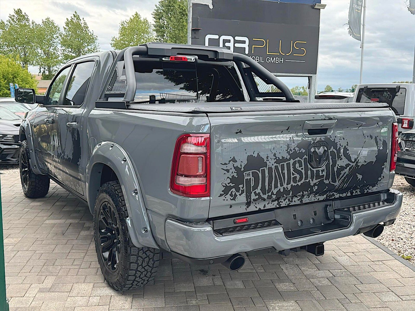 Fahrzeugabbildung Dodge RAM 5.7 V8 LARAMIE PUNISHER Offroad 4x4 *Pano*