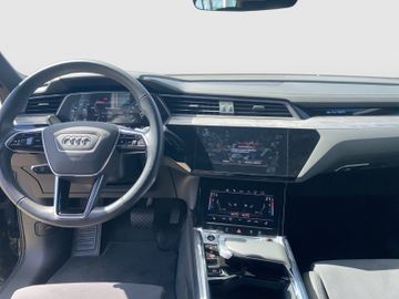 Audi Q8 e-tron - 11