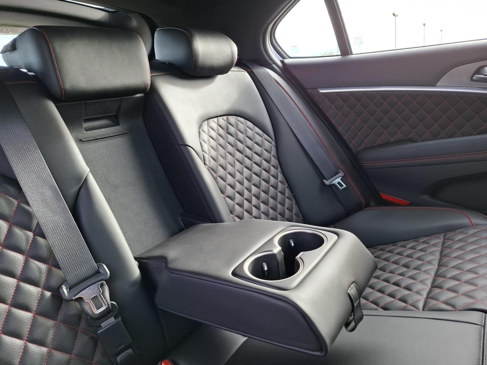 Genesis G70 GX8 Shooting Brake 2.0T AWD Sport